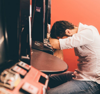 Игромания в Среднеуральске